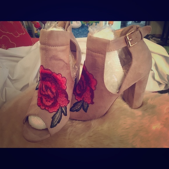Shoes - Houston tx 77065